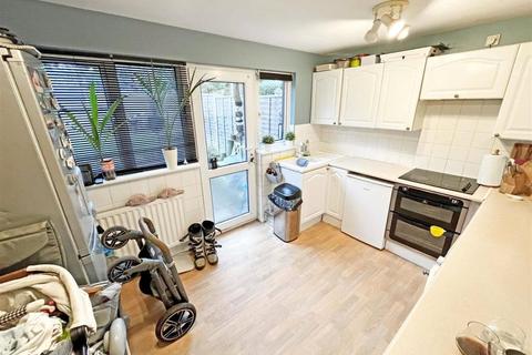 2 bedroom terraced house to rent, Simonsbath, Furzton, Milton Keynes, MK4