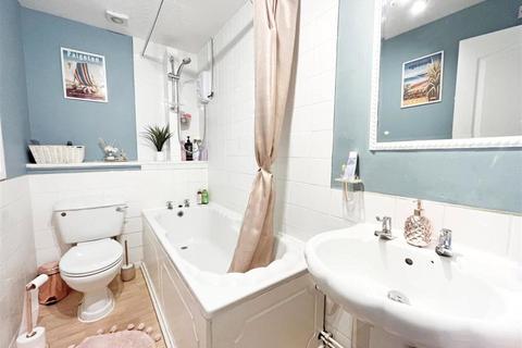 2 bedroom terraced house to rent, Simonsbath, Furzton, Milton Keynes, MK4