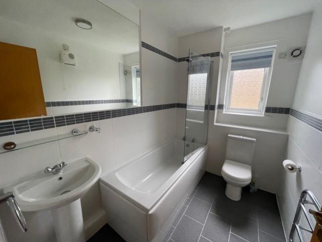 Bathroom 4
