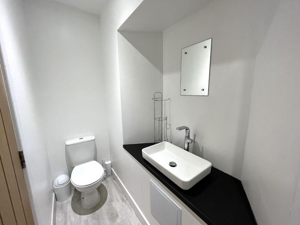 Shower Room 2.JPG
