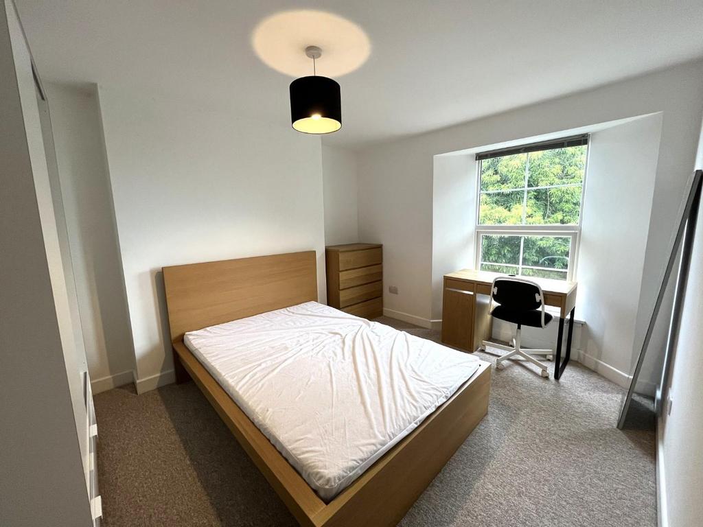Bedroom 1.JPG