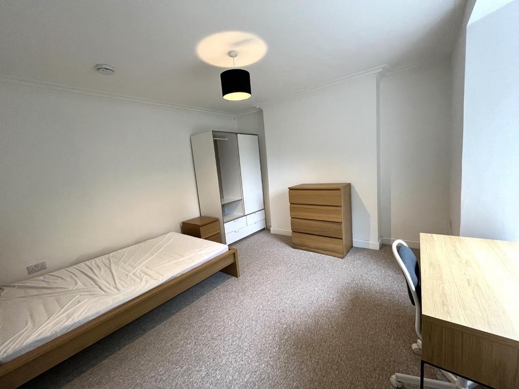 Bedroom 4.JPG
