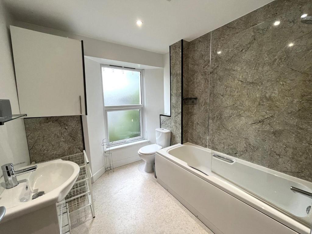 Bathroom.JPG
