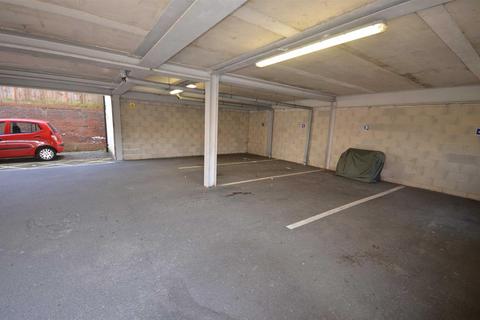 undefined, Kenilworth Court, Stone