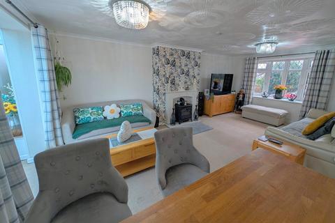 4 bedroom semi-detached house for sale, Draper Road, Bournemouth BH11