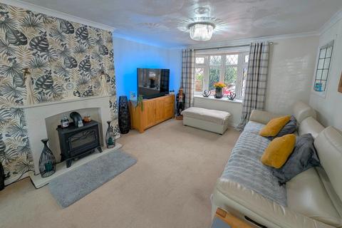 4 bedroom semi-detached house for sale, Draper Road, Bournemouth BH11