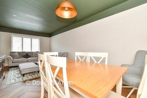 3 bedroom terraced house for sale, Deere Avenue, Rainham RM13