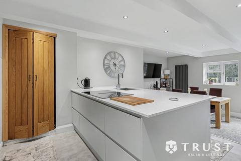 3 bedroom semi-detached house for sale, Denbrook Avenue, Bradford, BD4