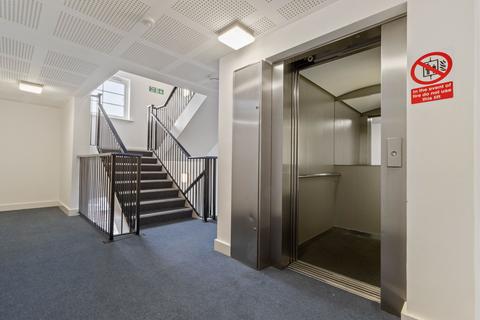 2 bedroom flat to rent, Elphins Drive, Beaumont Court, WA4