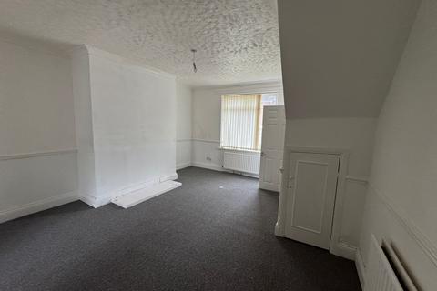 2 bedroom end of terrace house to rent, Charlotte Street, Stanley DH9