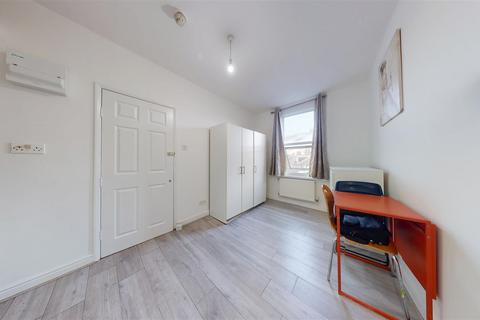 1 bedroom flat to rent, Harrow Road, Kensal Green NW10