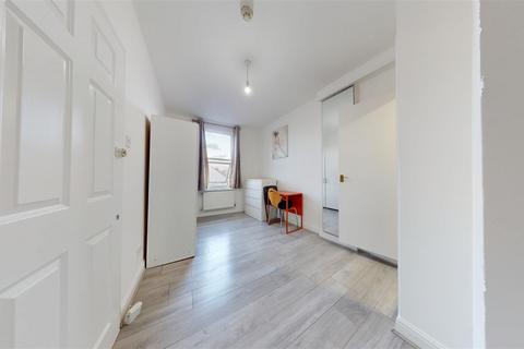 1 bedroom flat to rent, Harrow Road, Kensal Green NW10