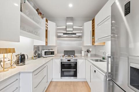 4 bedroom mews to rent, Queens Gate Mews, South Kensington, London, SW7