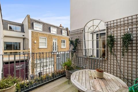4 bedroom mews to rent, Queens Gate Mews, South Kensington, London, SW7