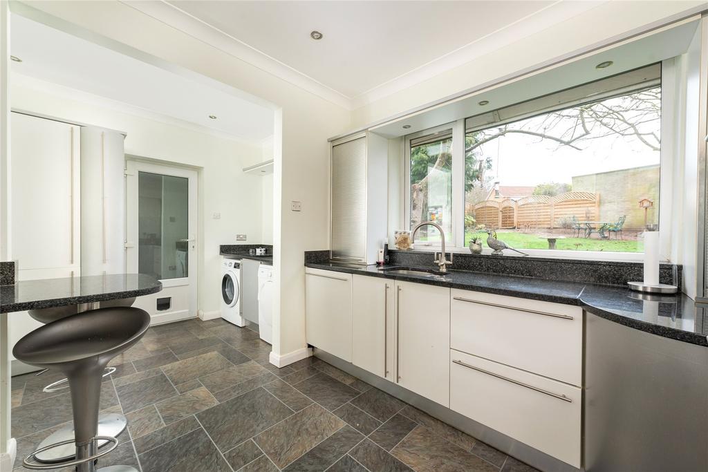 Kitchen/Breakfast Rm