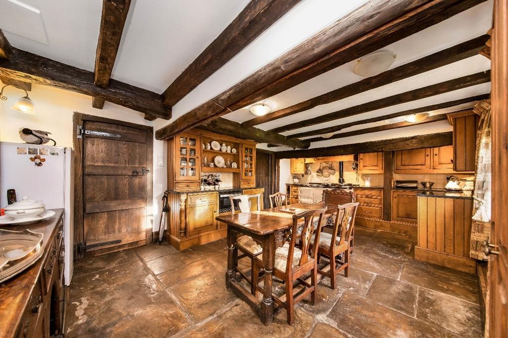 Dining kitchen