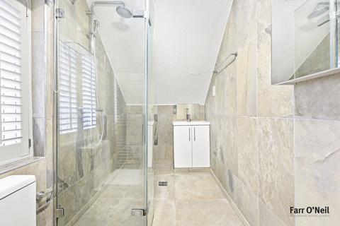 1 bedroom apartment for sale, Hills Road, Buckhurst Hill, IG9