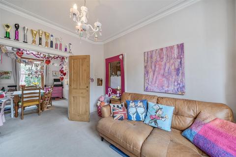 2 bedroom house for sale, Trewince Road, Raynes Park, SW20
