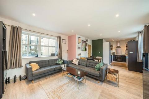 2 bedroom flat for sale, Greenwich High Road, London SE10