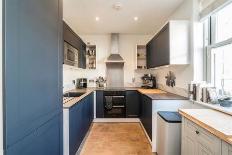 2 bedroom flat for sale, Greenwich High Road, London SE10