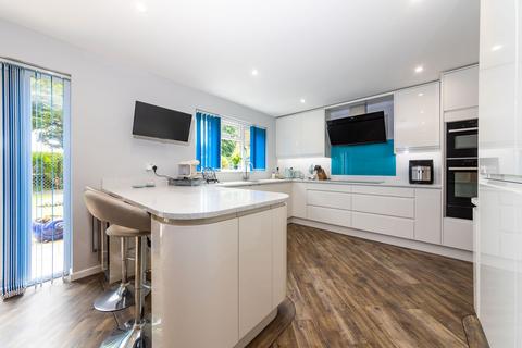 5 bedroom detached house for sale, Rectory Close, Shefford SG17