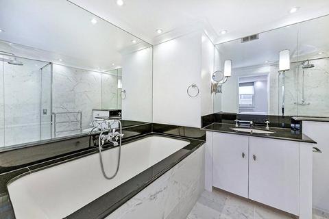 3 bedroom apartment to rent, Rutland Gate, London, SW7