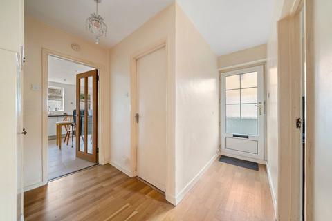 2 bedroom maisonette for sale, Linden Close, Thames Ditton, KT7