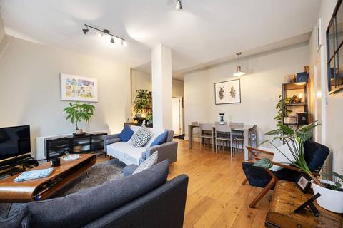 2 bedroom flat for sale, Oakwood House, Hackney Road, Bethnal Green, London, E2