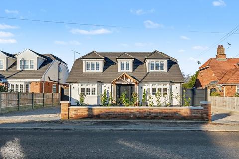 4 bedroom detached house for sale, Galleywood Road, Chelmsford CM2