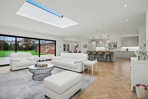4 bedroom detached house for sale, Galleywood Road, Chelmsford CM2