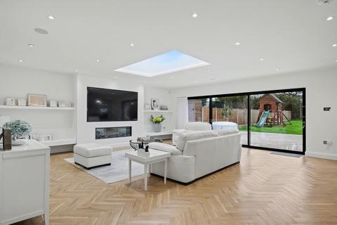 4 bedroom detached house for sale, Galleywood Road, Chelmsford CM2