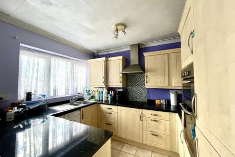 2 bedroom detached bungalow for sale, Parbury Rise, Chessington, Surrey. KT9 2ER