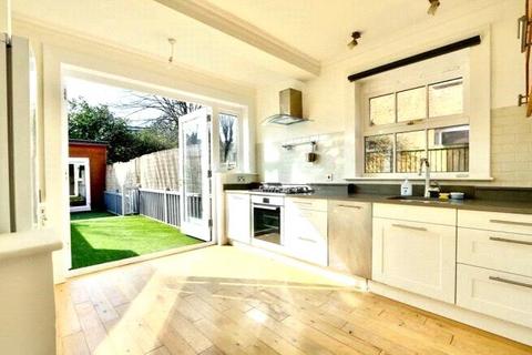 2 bedroom apartment to rent, Vauhan Road, Harrow, HA1