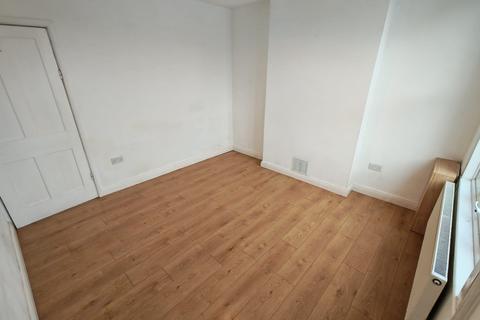2 bedroom terraced house to rent, Derby Road, Kegworth DE74