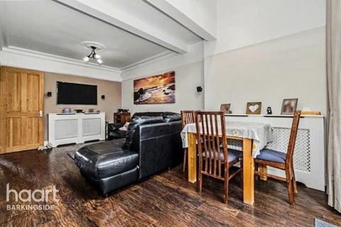 3 bedroom semi-detached house for sale, Dovedale Avenue, Clayhall