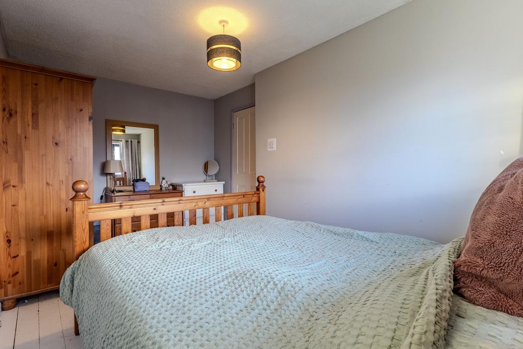 Bed 1 (2)