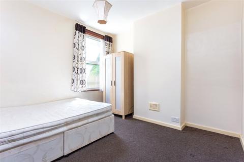 2 bedroom apartment for sale, Brettenham Road, London