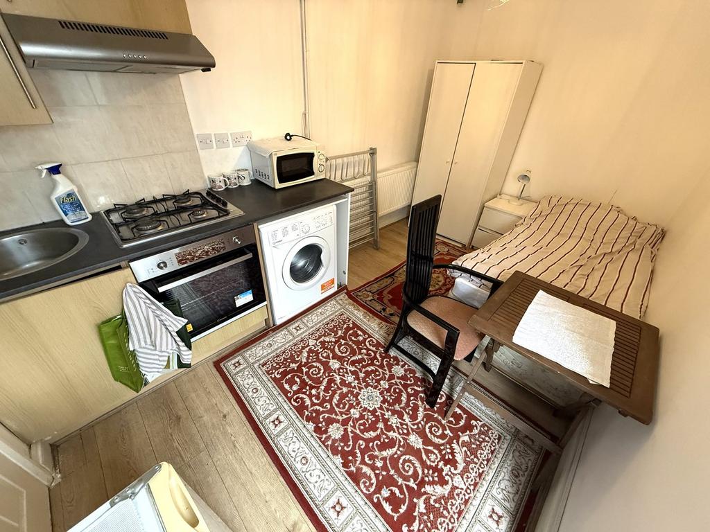 Double Room & Kitchen
