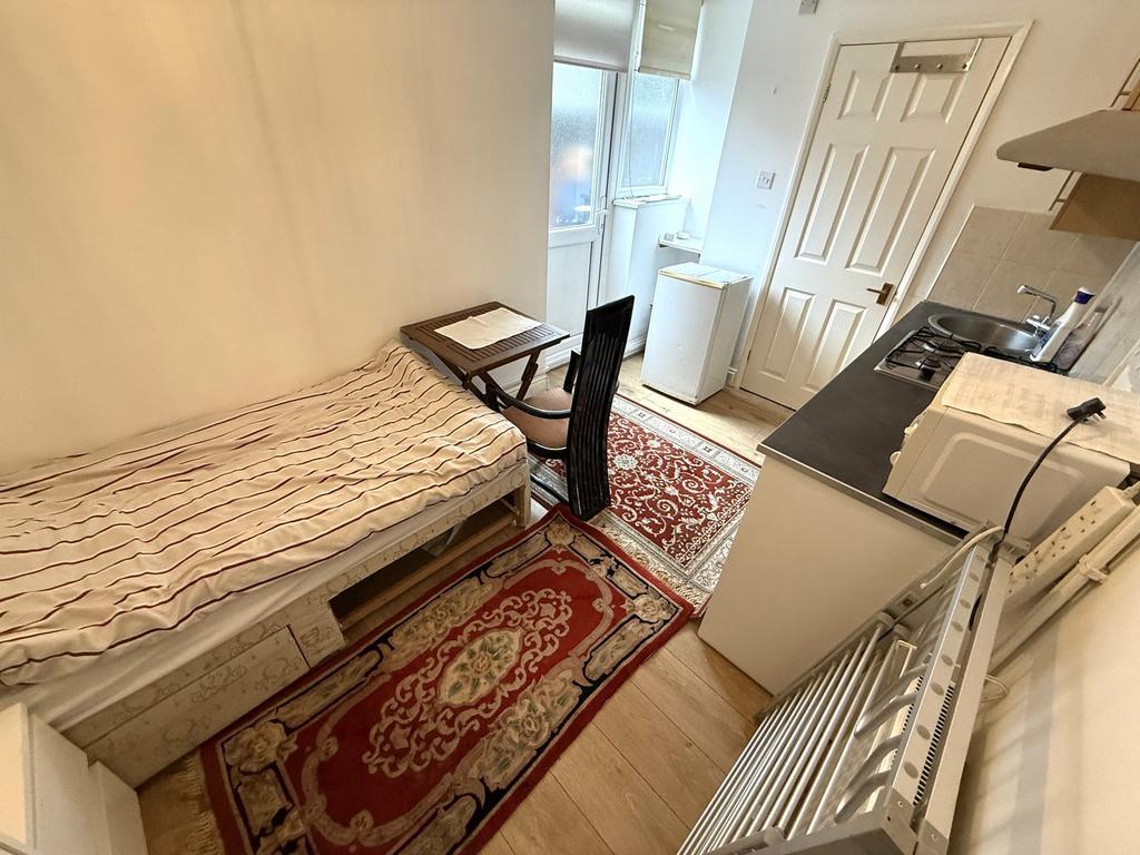 Double Room & Kitchen