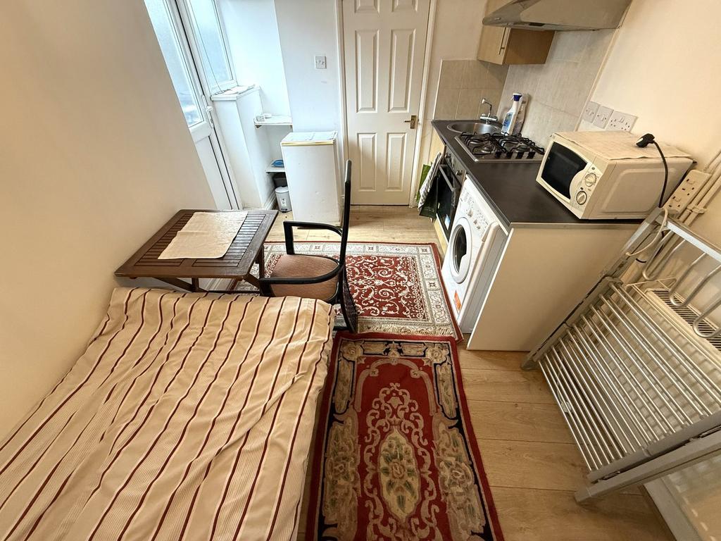 Double Room & Kitchen
