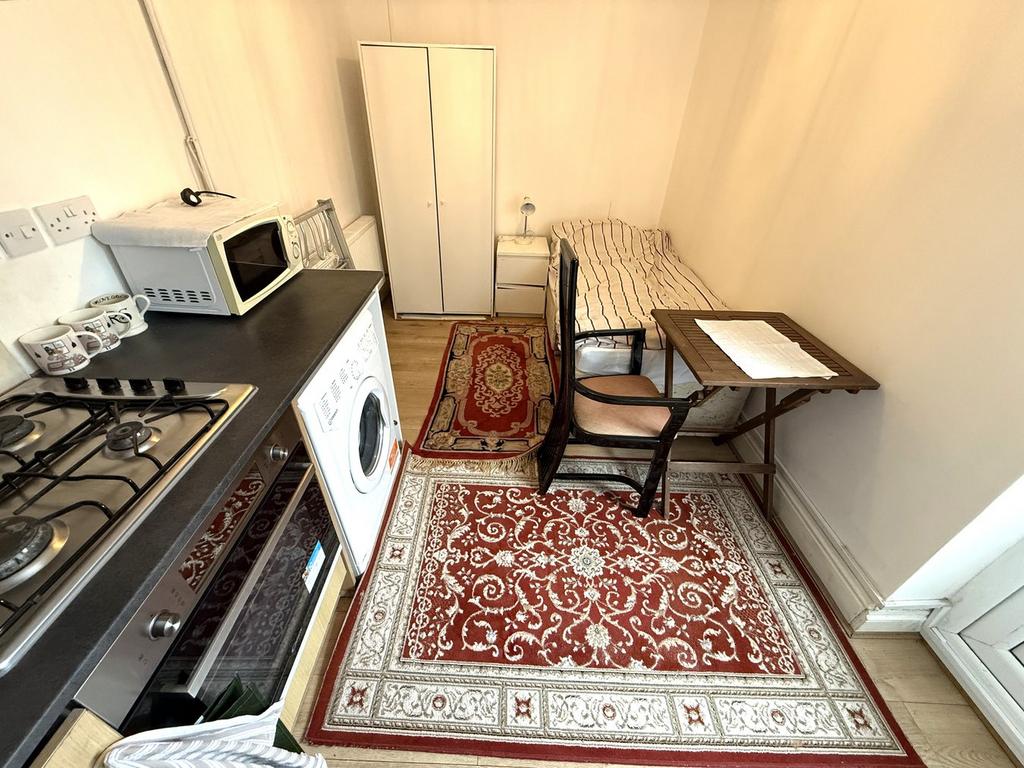 Double Room & Kitchen