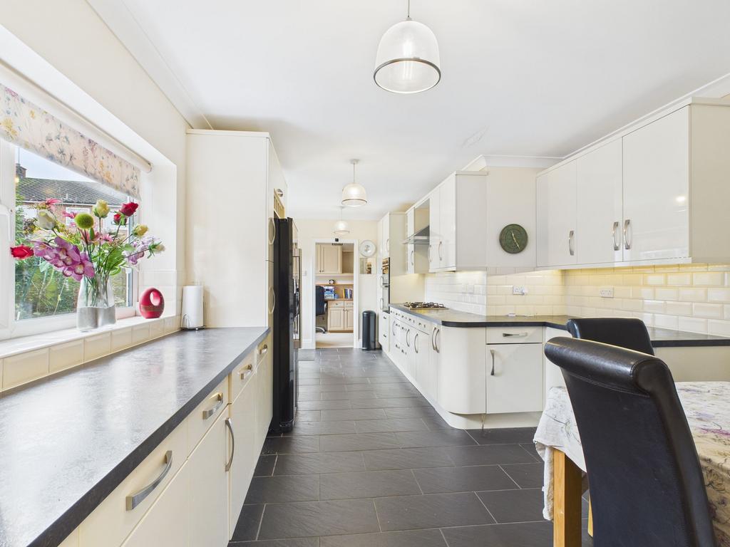 Dining/ kitchen
