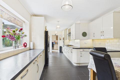 3 bedroom detached bungalow for sale, 16 Lowndes Park, Driffield, YO25 5BG