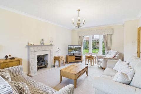 3 bedroom detached bungalow for sale, 16 Lowndes Park, Driffield, YO25 5BG