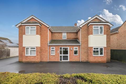 2 bedroom flat for sale - Valiant Court, Carterton, OX18