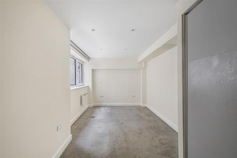 1 bedroom flat to rent, Regents Park Road, London