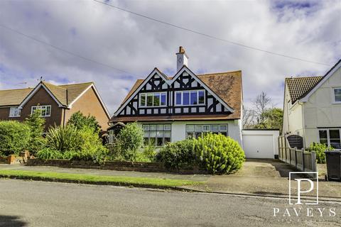 4 bedroom detached house for sale - Winchester Road, Frinton-On-Sea