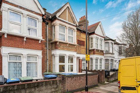 2 bedroom maisonette for sale - Causeyware Road, London