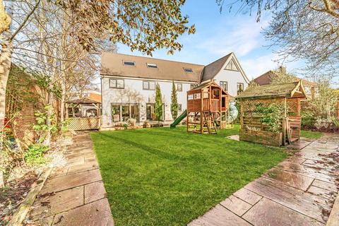 6 bedroom detached house for sale, Argosy Gardens, Staines-upon-Thames, TW18