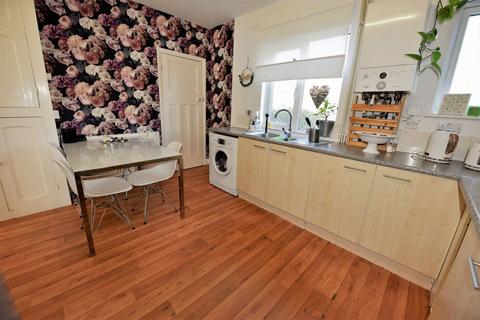 2 bedroom house to rent, 16 Firth Avenue